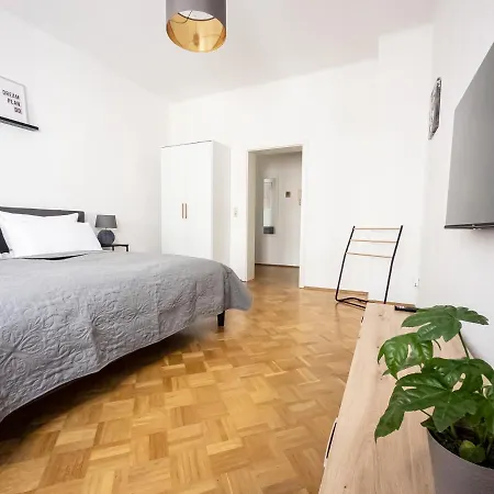 Moderne 3zimmer Mit Netflix Und Balkon