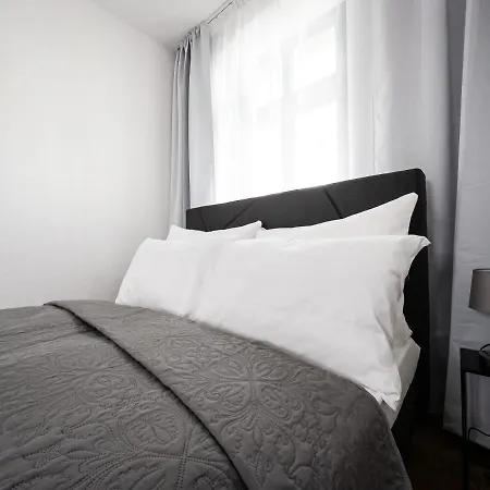 Moderne 3zimmer Mit Netflix Und Balkon * ライプツィヒ