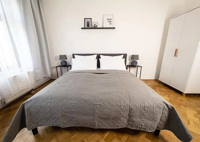 Moderne 3zimmer Mit Netflix Und Balkon Lipsko