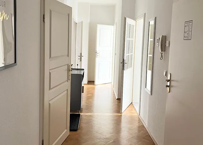 Moderne 3zimmer Mit Netflix Und Balkon Lipsko